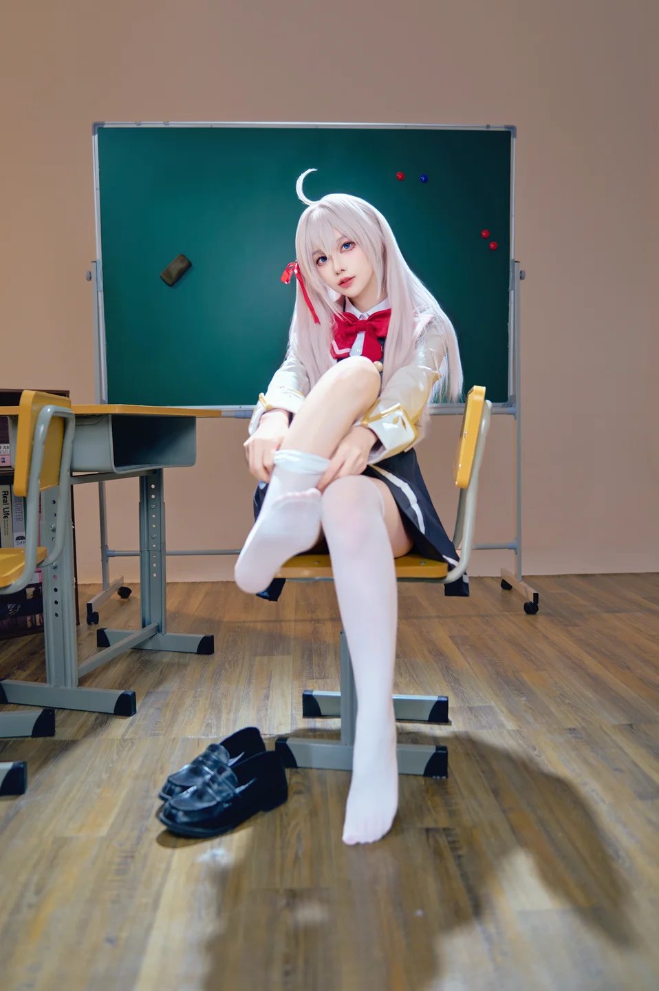 Shika小鹿鹿 - 邻座艾莉同学 [38P,2V-369MB] tg@simisebaisi 【丝足阁】019.webp